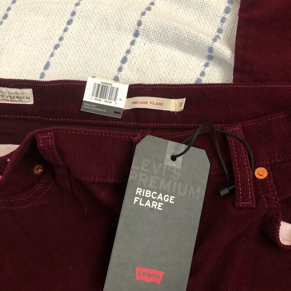 LEVIS RIBCAGE CORDUROY 31 x 32” - Picture 5 of 8